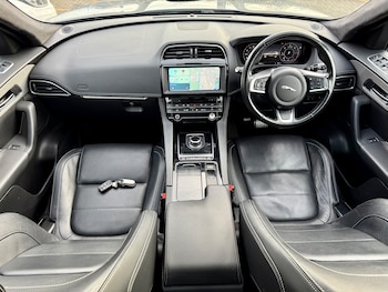 Used Jaguar F-Pace 2019 for sale - 76842326: Photo