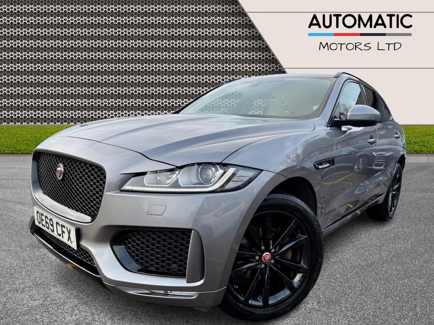 Used Jaguar F-Pace 2019 for sale - 76842326: Photo 4