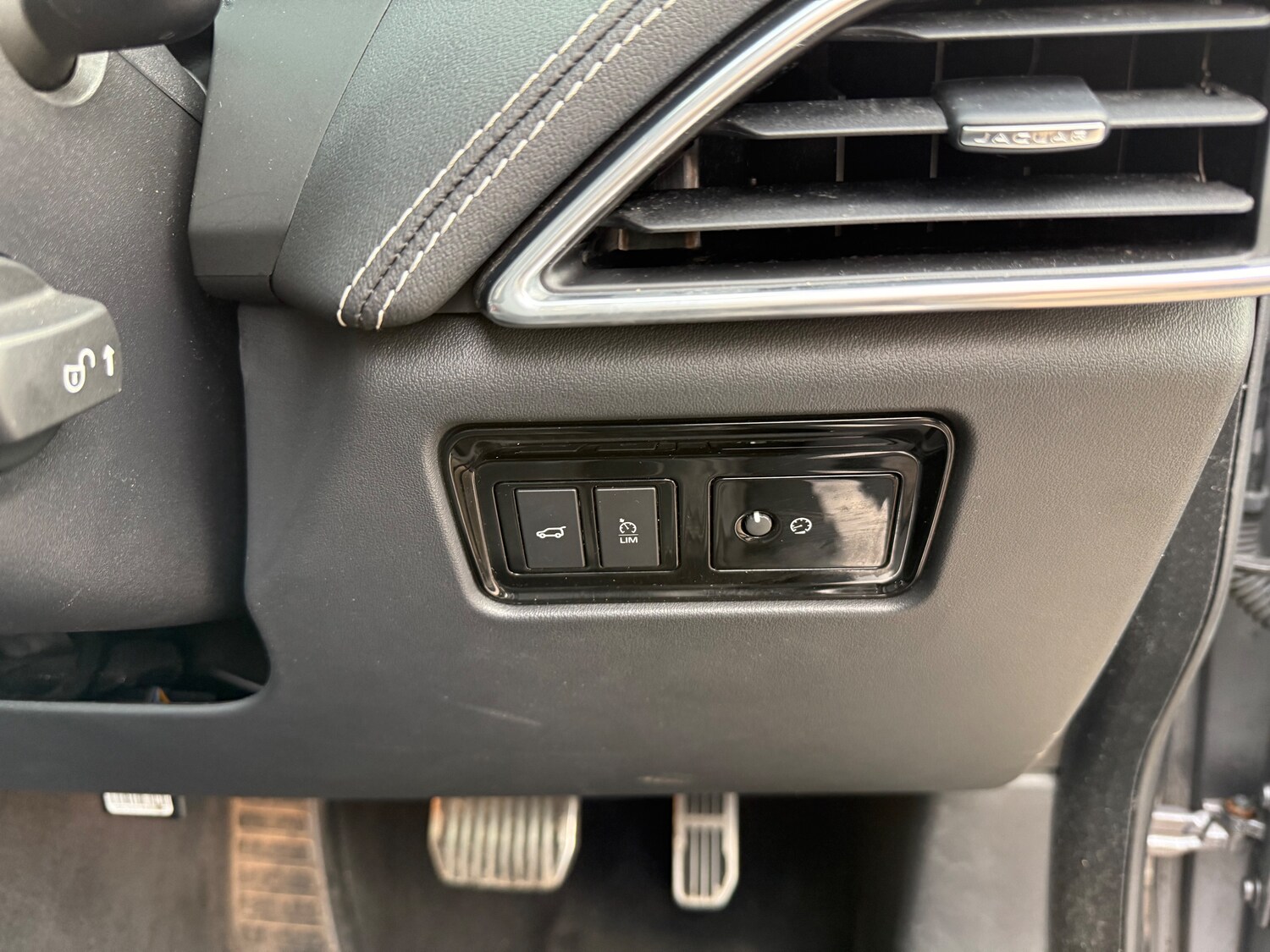 Used Jaguar F-Pace 2019 for sale - 76842326: Photo 66