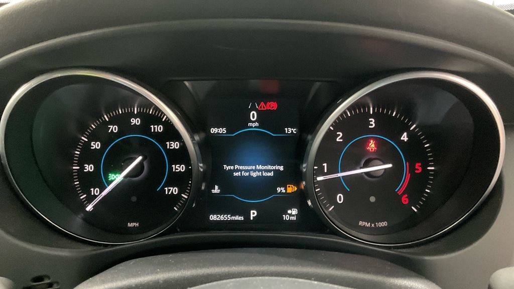 Used Jaguar XE 2017 for sale - 76474872: Photo 11