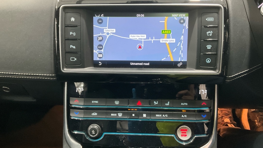 Used Jaguar XE 2017 for sale - 76474872: Photo 6