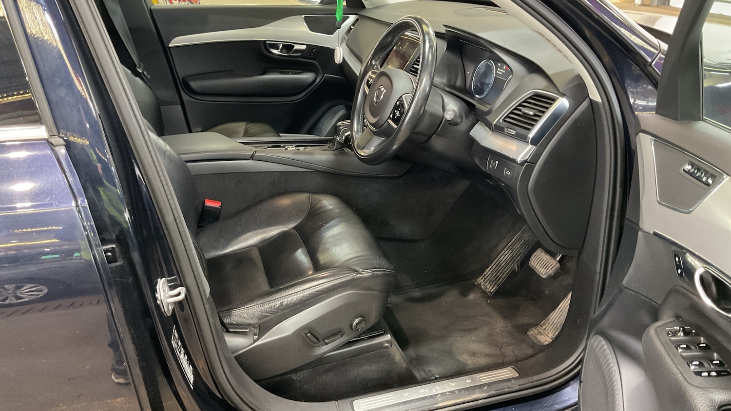 Used Volvo XC90 2015 for sale - 78056017: Photo 3