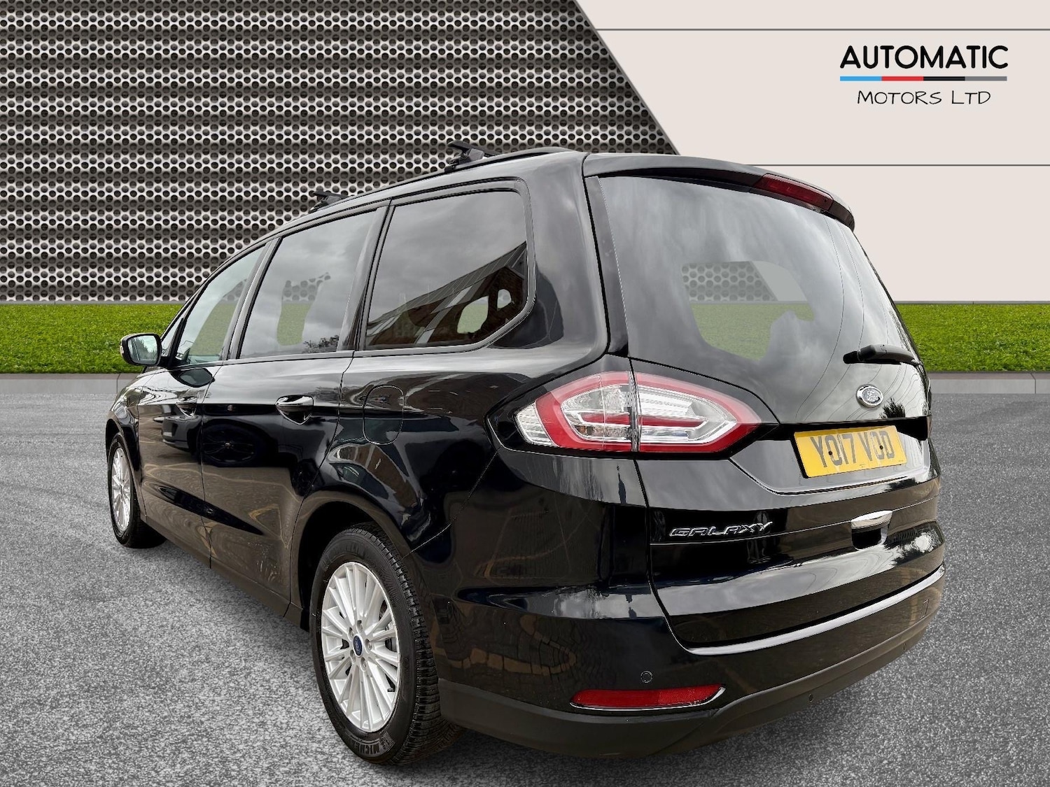 Used Ford Galaxy 2017 for sale - 77635529: Photo 2