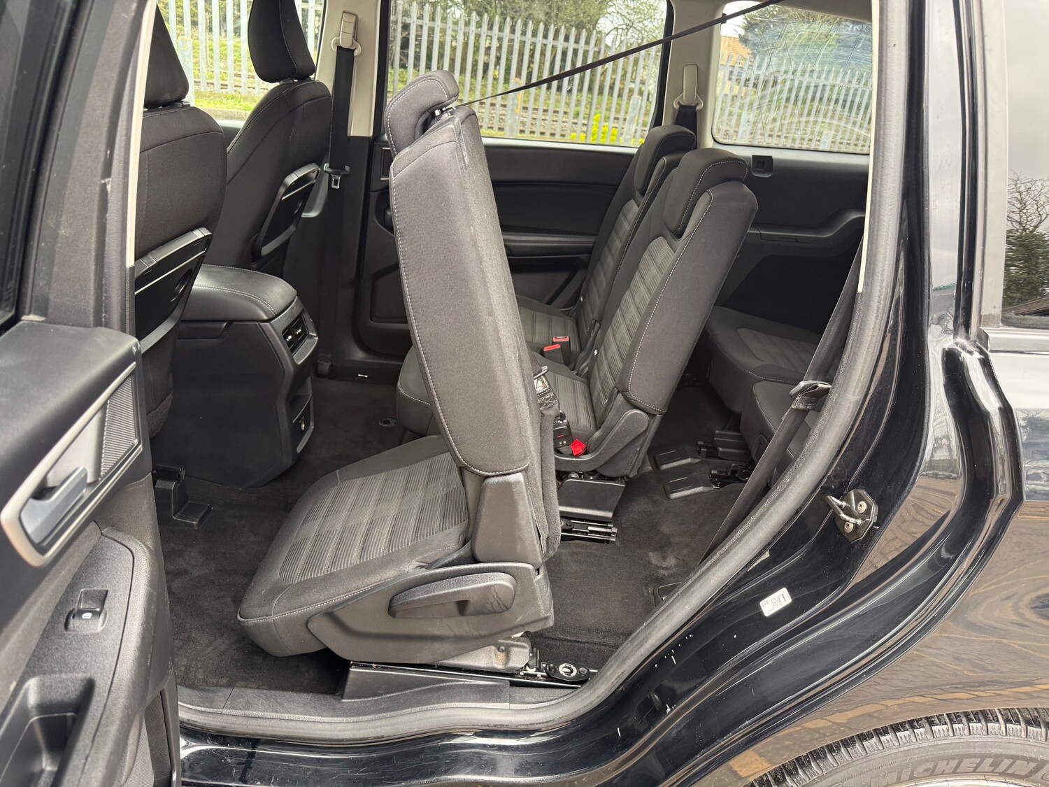 Used Ford Galaxy 2017 for sale - 77635529: Photo 42