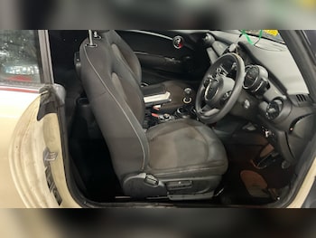 Used MINI Convertible 2018 for sale - 76143638: Photo 3