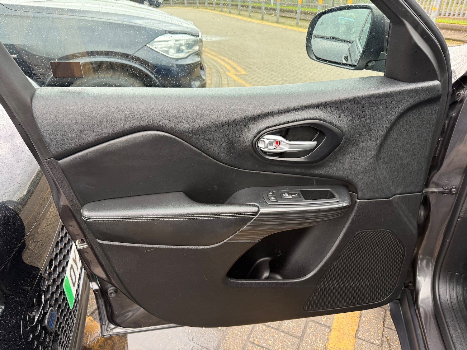 Used Jeep Cherokee 2015 for sale - 75970183: Photo 41