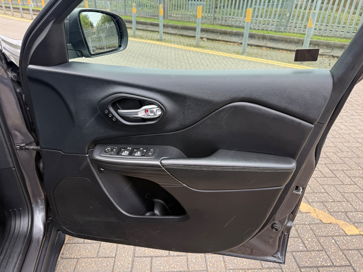 Used Jeep Cherokee 2015 for sale - 75970183: Photo 48