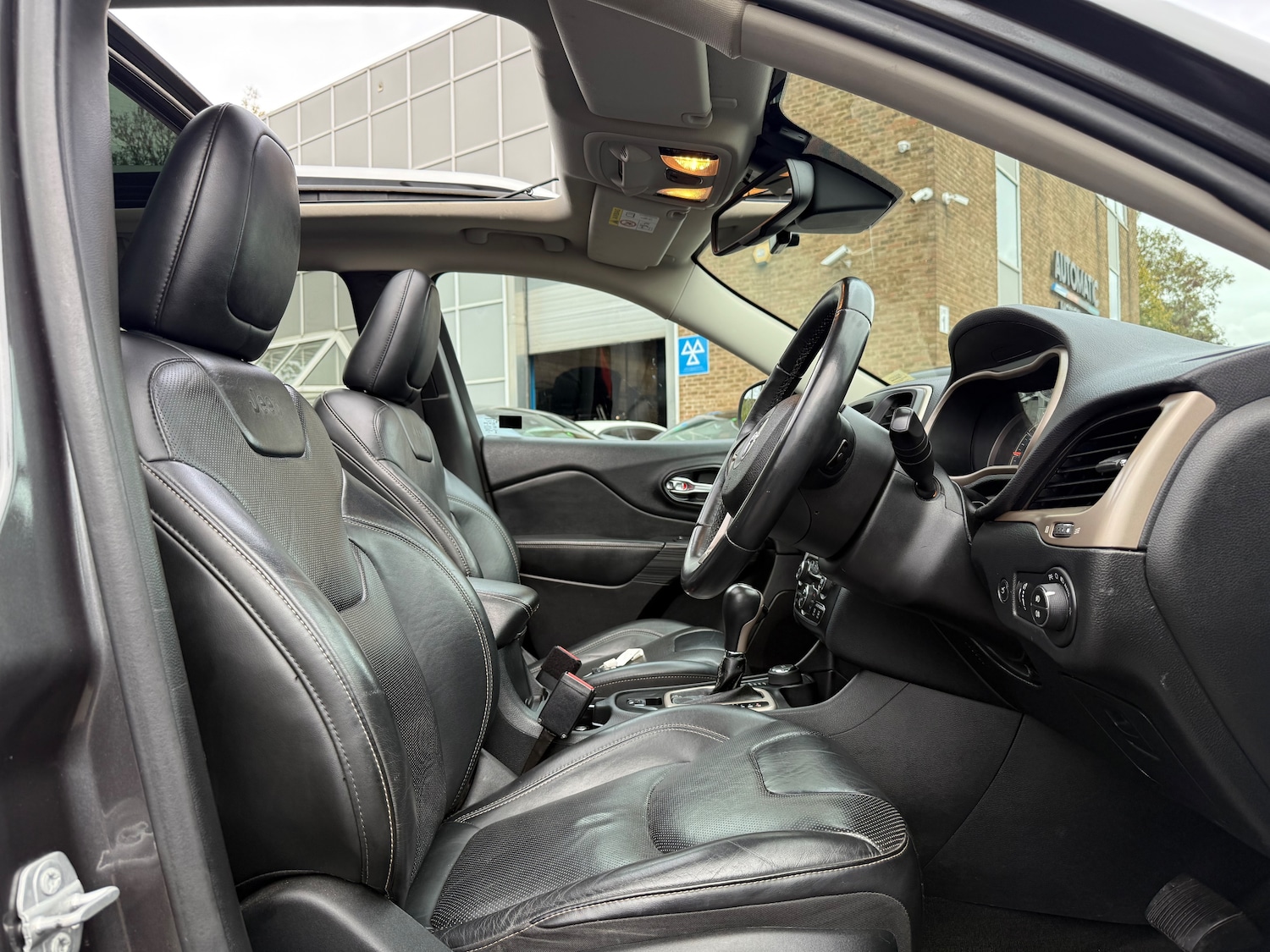 Used Jeep Cherokee 2015 for sale - 75970183: Photo 56