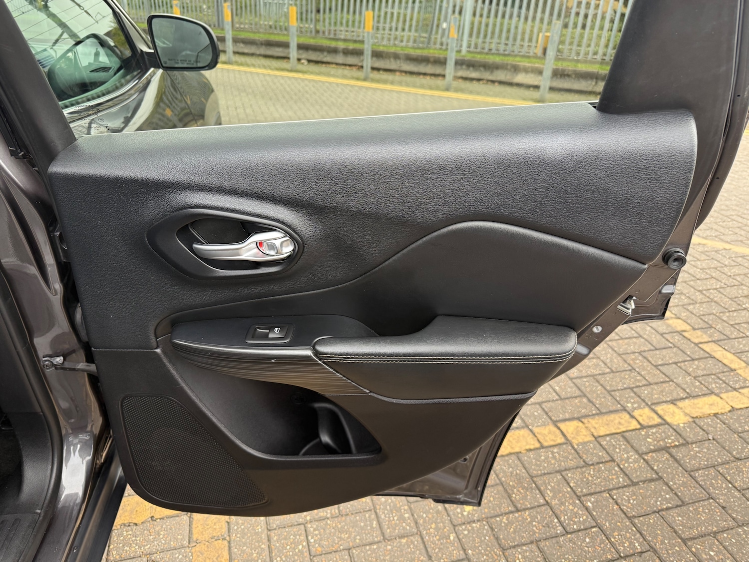 Used Jeep Cherokee 2015 for sale - 75970183: Photo 57