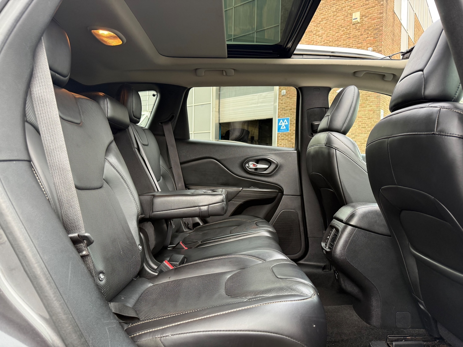 Used Jeep Cherokee 2015 for sale - 75970183: Photo 63