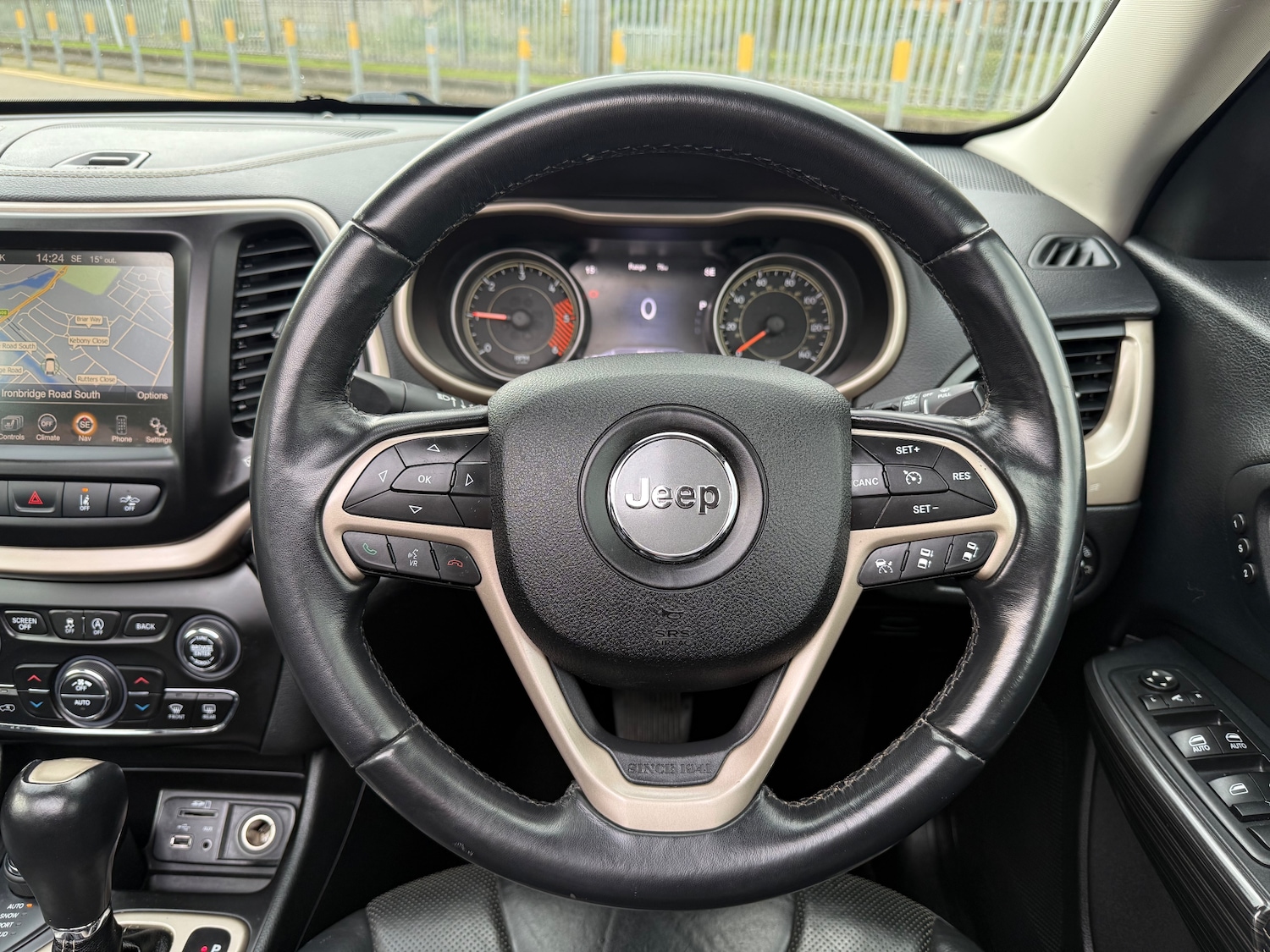 Used Jeep Cherokee 2015 for sale - 75970183: Photo 67