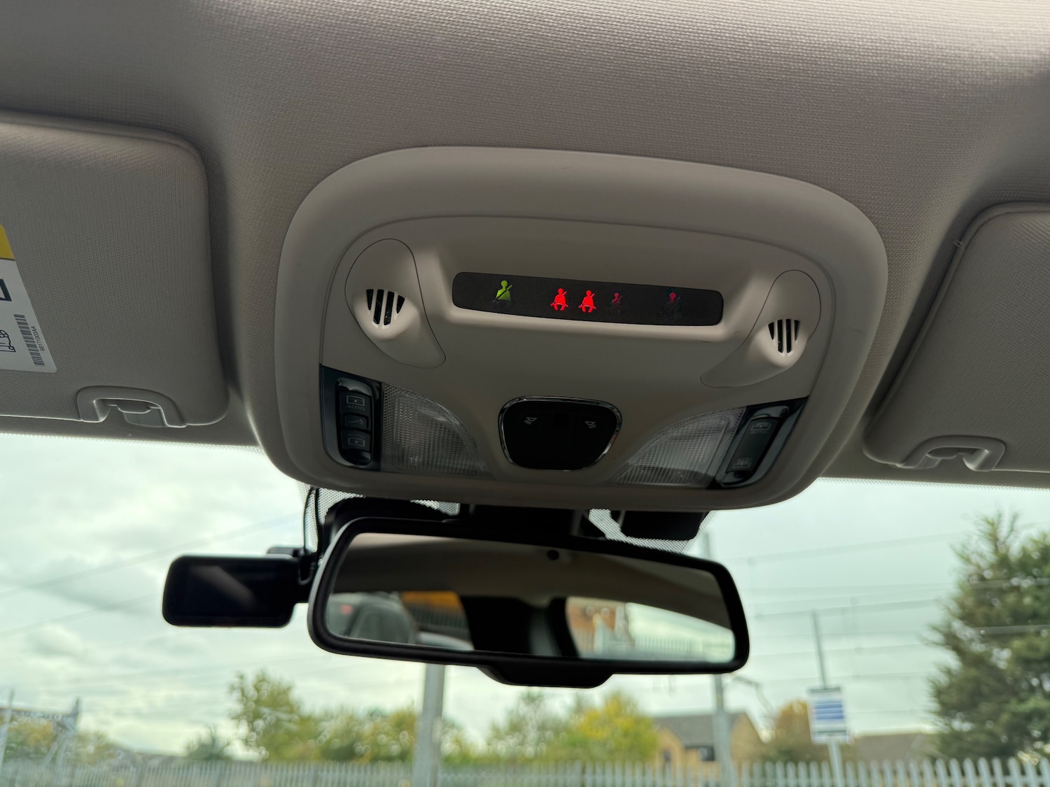 Used Jeep Cherokee 2015 for sale - 75970183: Photo 71