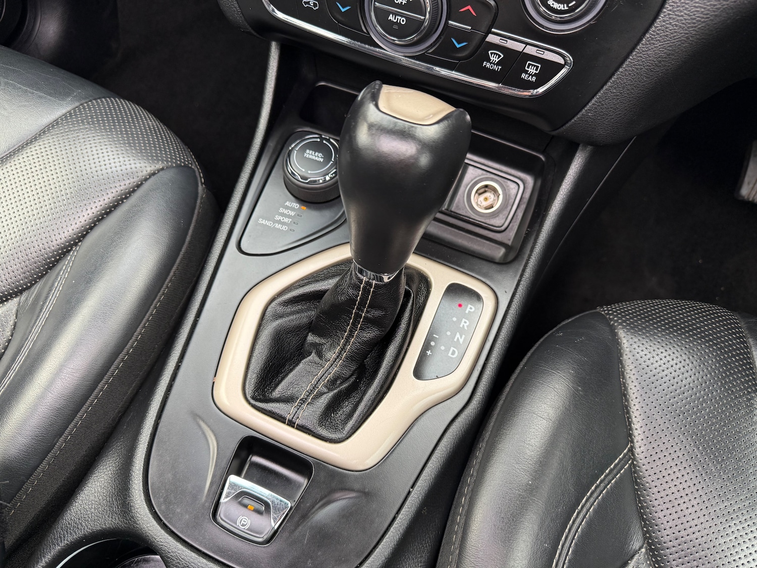 Used Jeep Cherokee 2015 for sale - 75970183: Photo 74