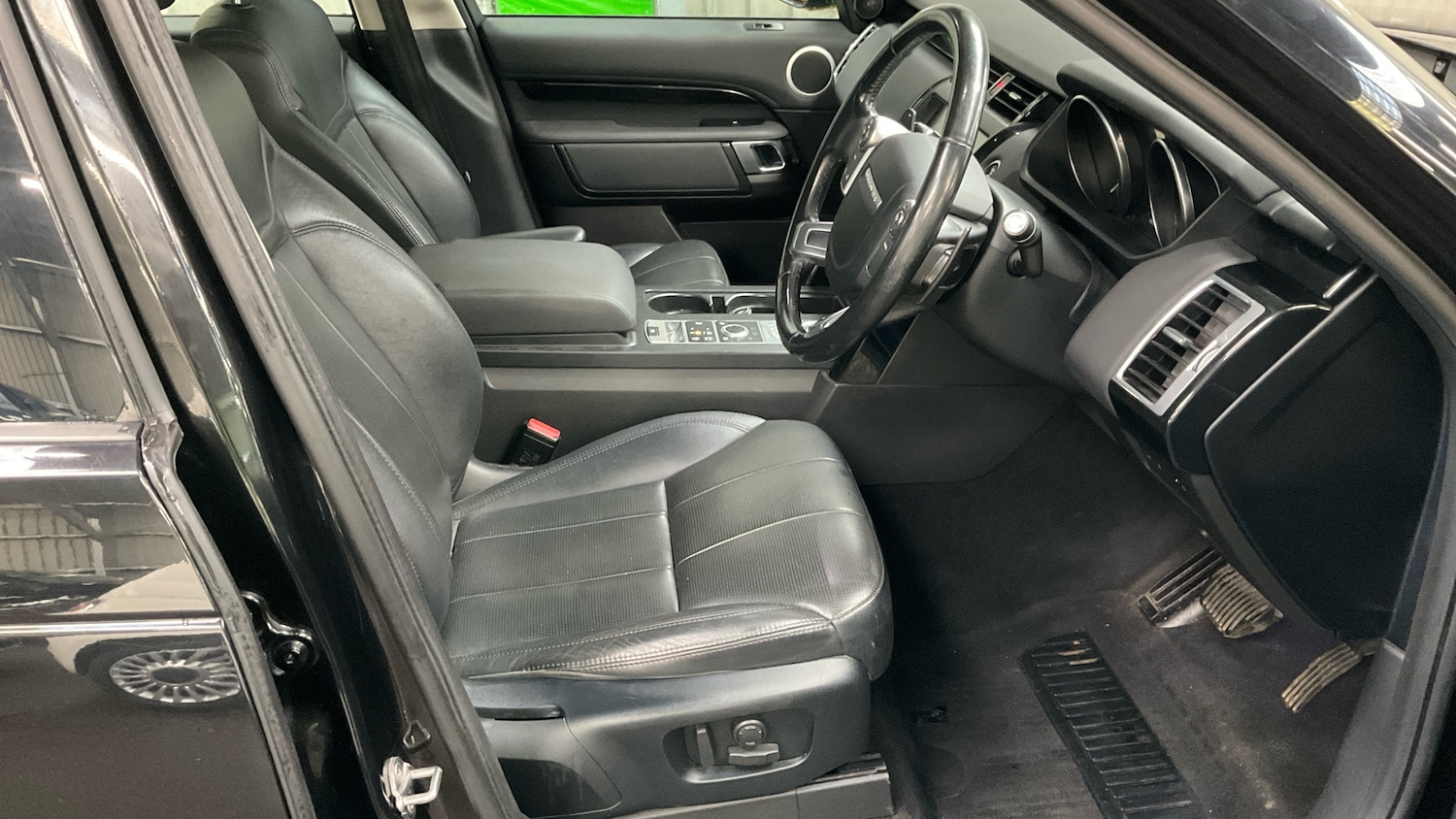 Used Land Rover Discovery 2018 for sale - 77139303: Photo 5