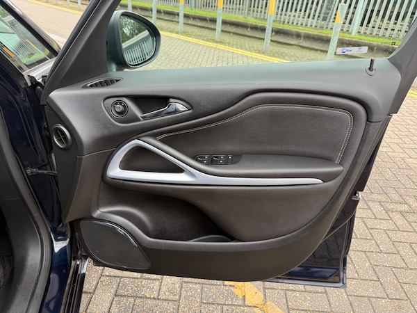 Used Vauxhall Zafira Tourer 2018 for sale - 75337811: Photo 47