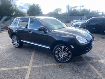 Used Porsche Cayenne 2005 for sale - 76157865: Photo 2