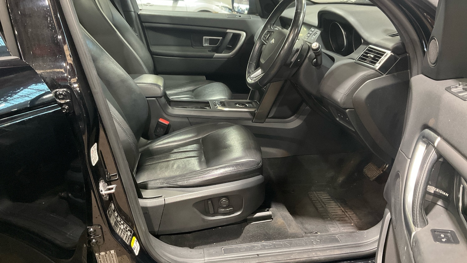 Used Land Rover Discovery Sport 2019 for sale - 77849135: Photo 3