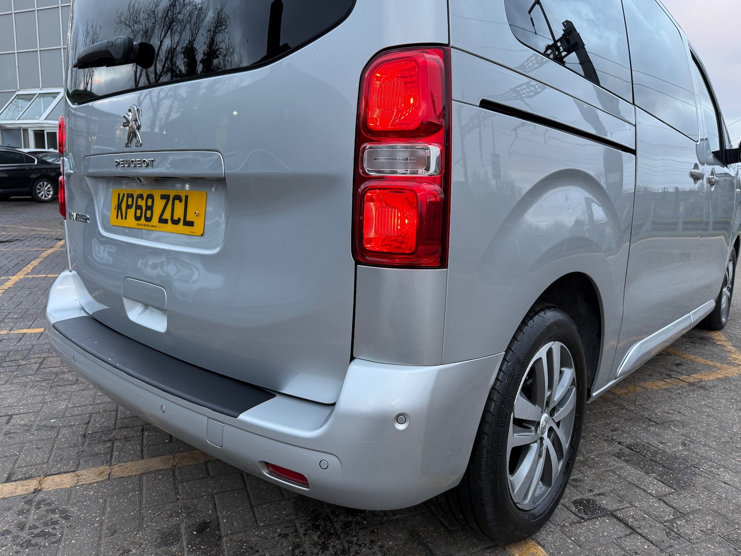 Used Peugeot Traveller 2018 for sale - 77319702: Photo 20