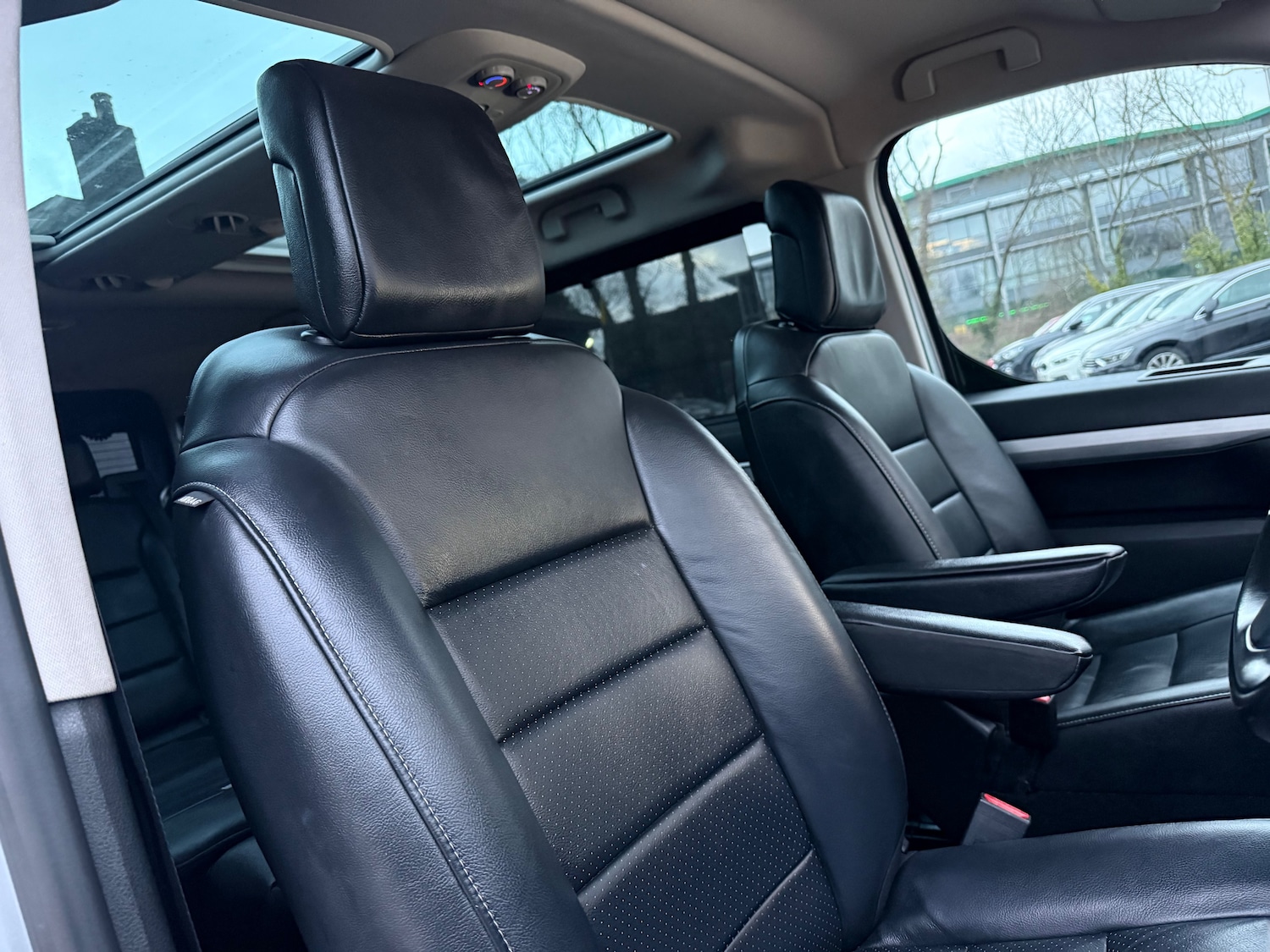 Used Peugeot Traveller 2018 for sale - 77319702: Photo 29