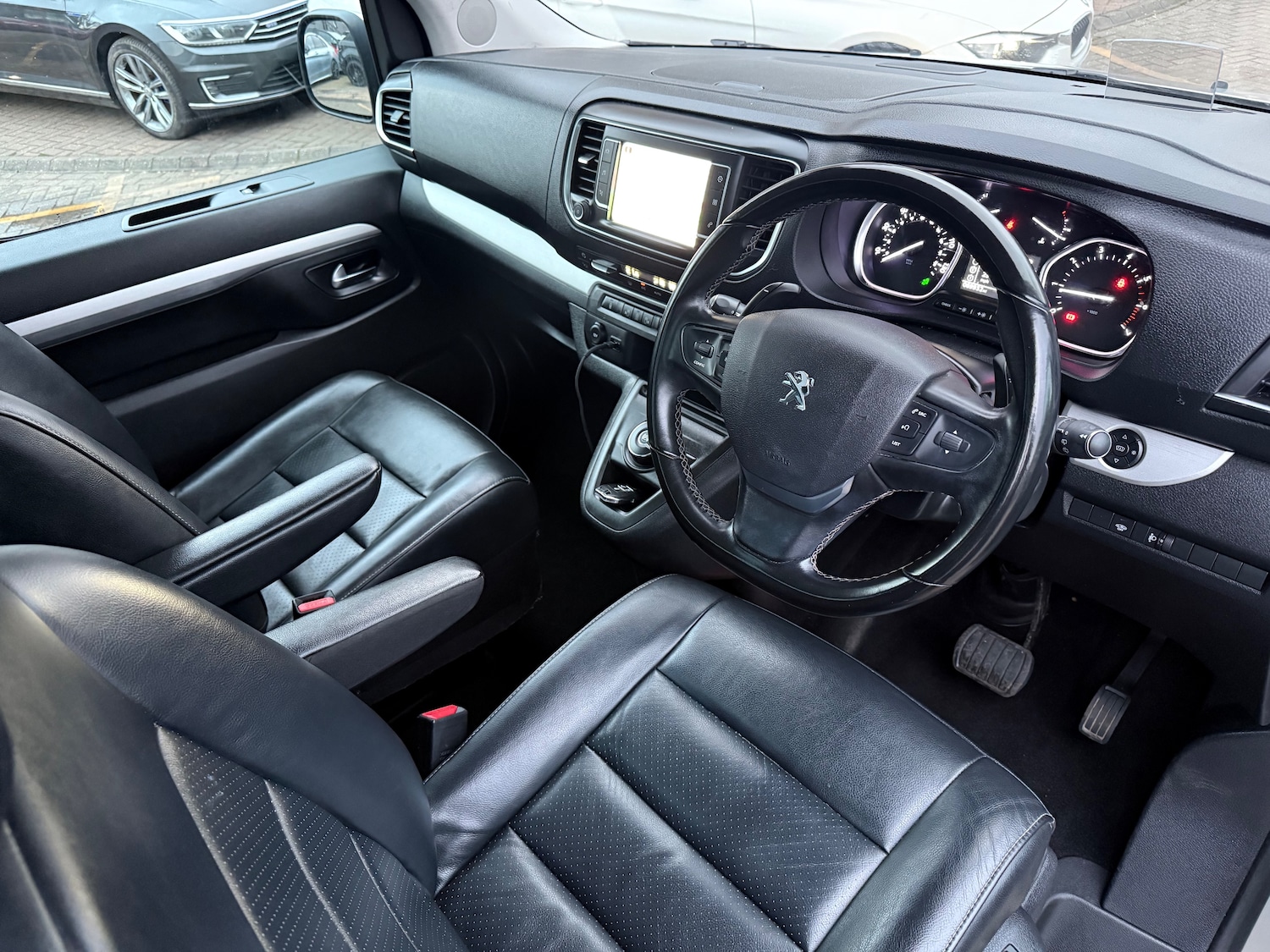 Used Peugeot Traveller 2018 for sale - 77319702: Photo 33