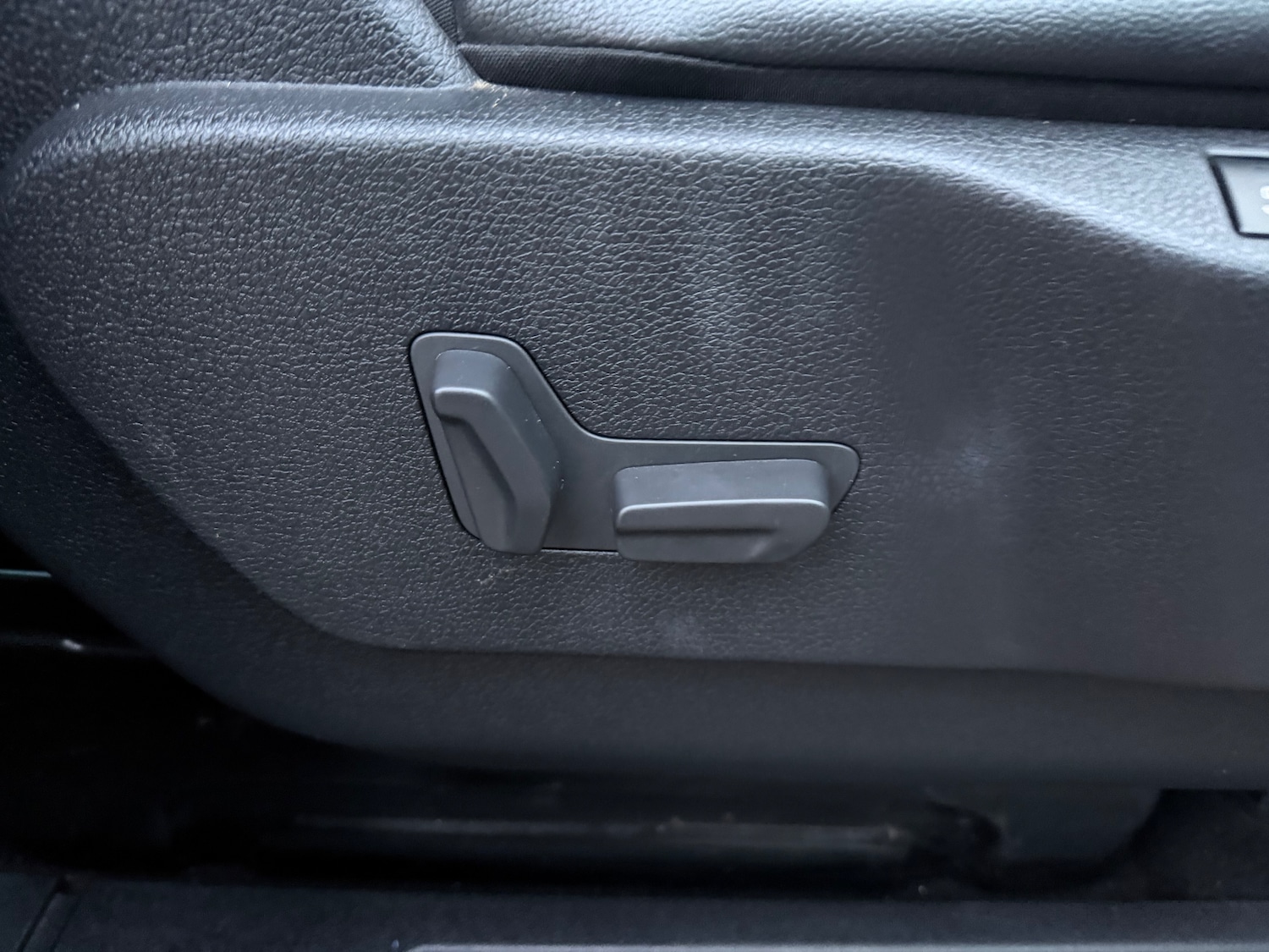 Used Peugeot Traveller 2018 for sale - 77319702: Photo 34