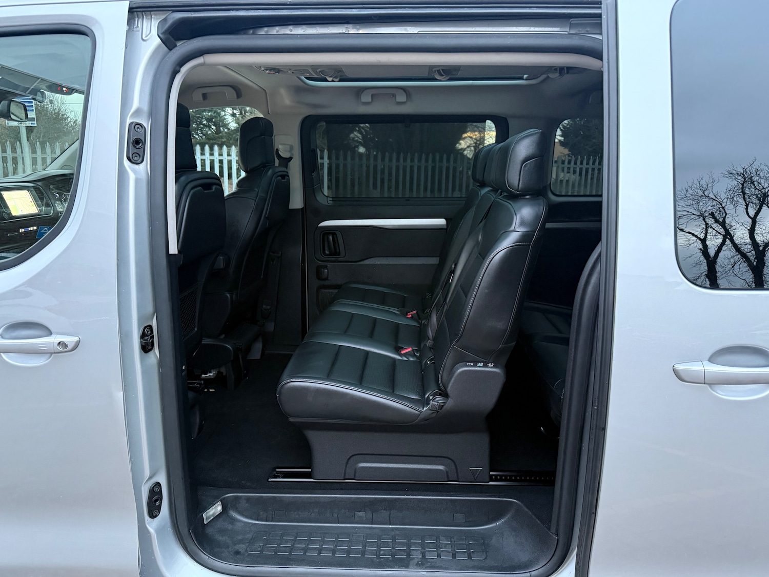 Used Peugeot Traveller 2018 for sale - 77319702: Photo 44