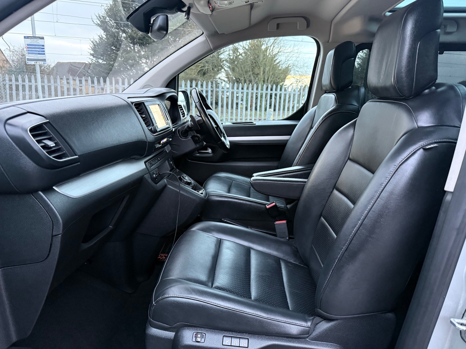 Used Peugeot Traveller 2018 for sale - 77319702: Photo 49