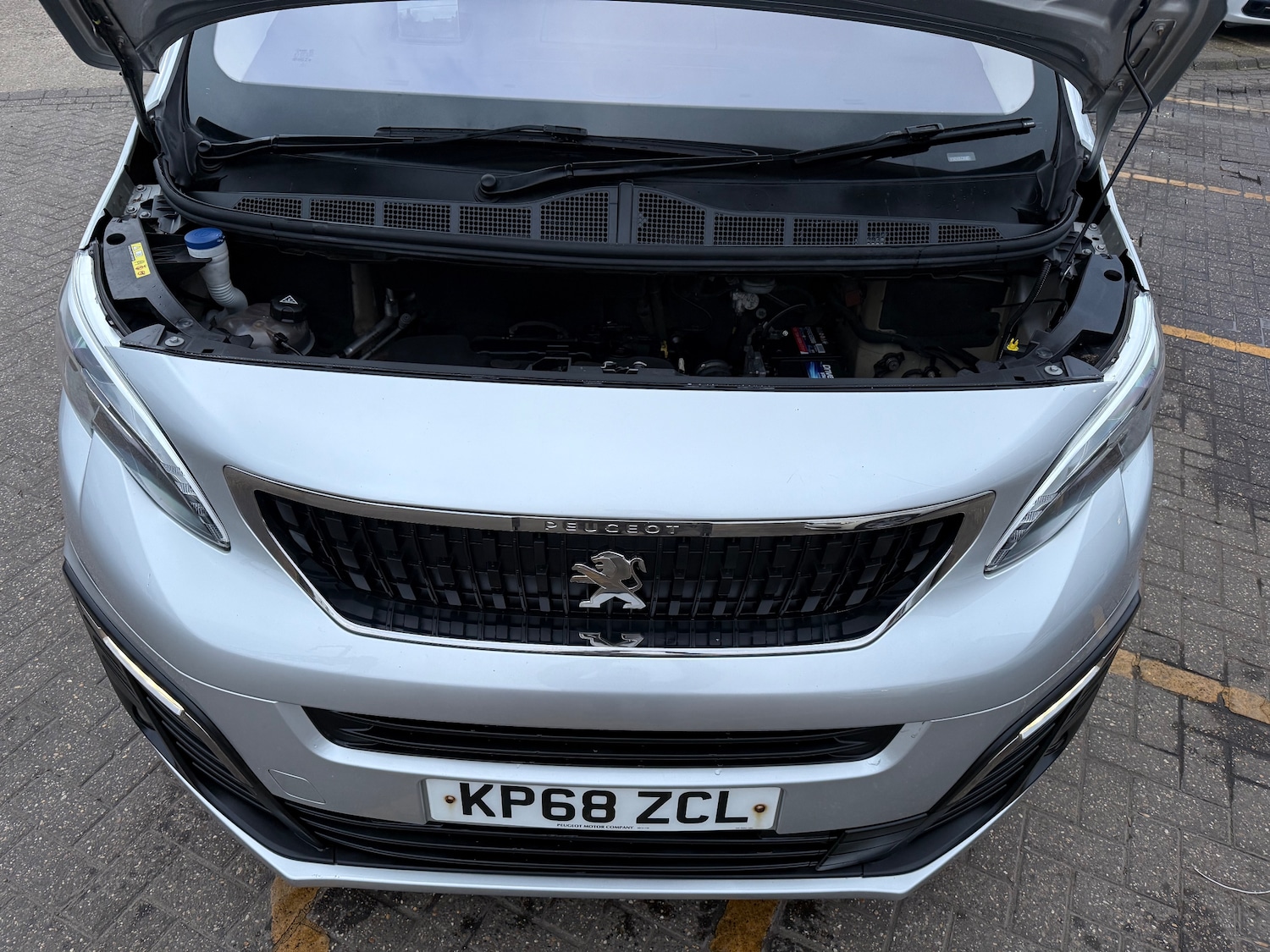Used Peugeot Traveller 2018 for sale - 77319702: Photo 52