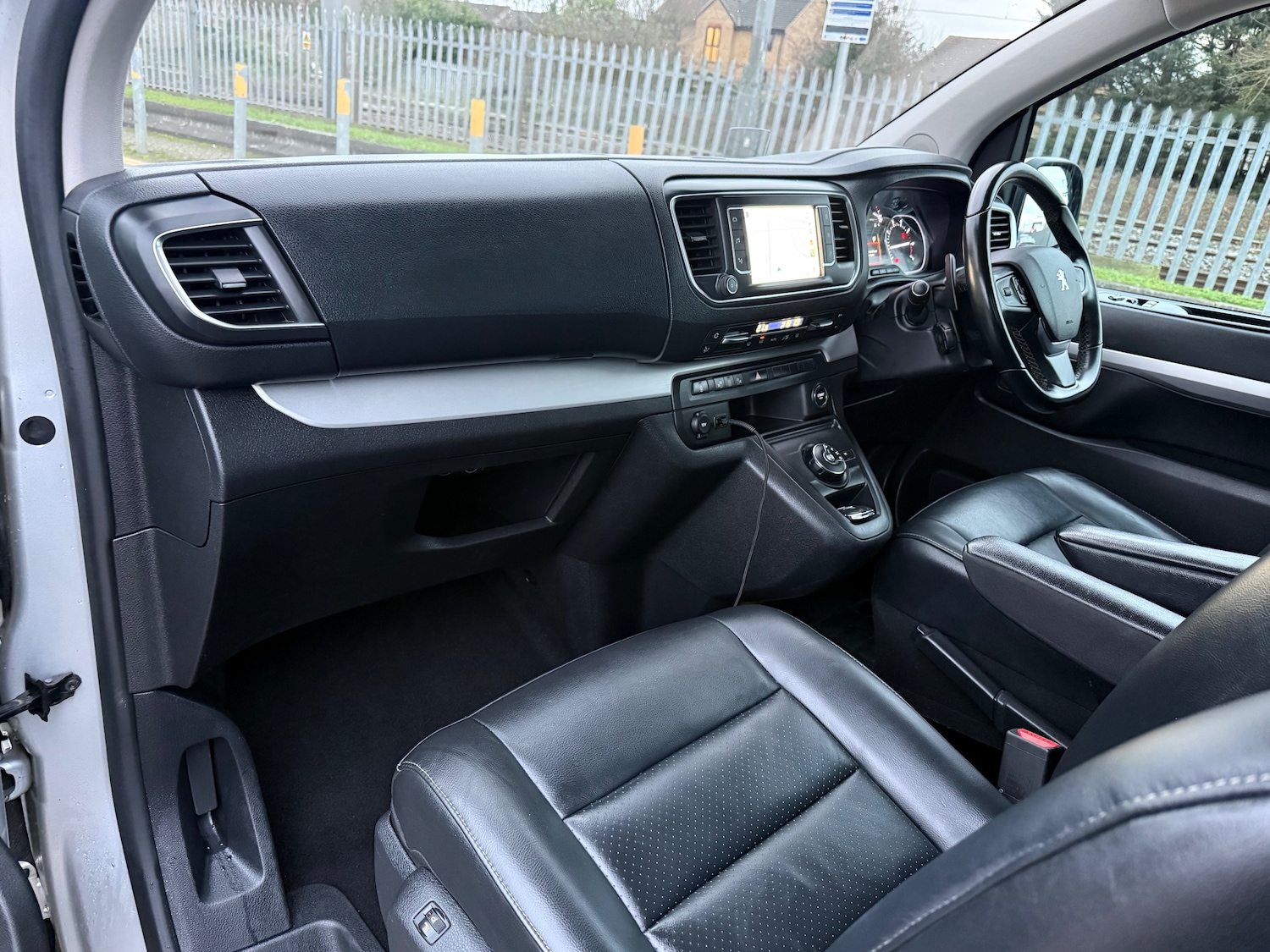 Used Peugeot Traveller 2018 for sale - 77319702: Photo 56