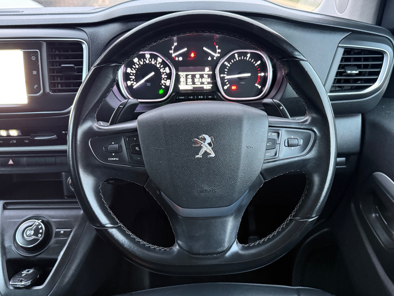 Used Peugeot Traveller 2018 for sale - 77319702: Photo 69