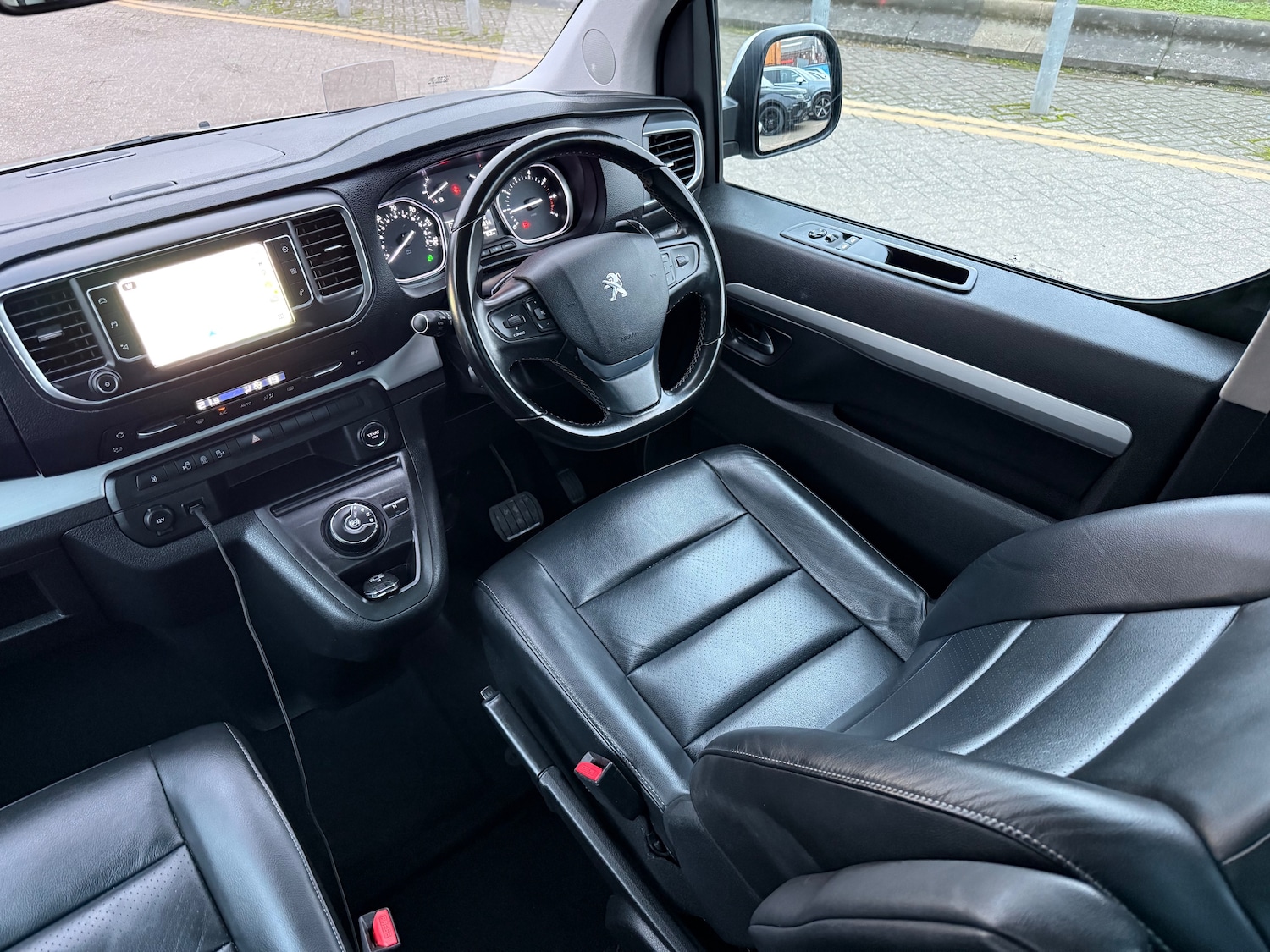 Used Peugeot Traveller 2018 for sale - 77319702: Photo 9