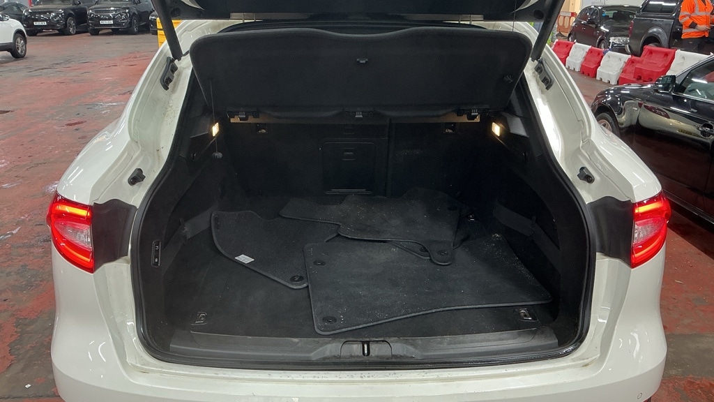 Used Maserati Levante 2019 for sale - 76380232: Photo 10