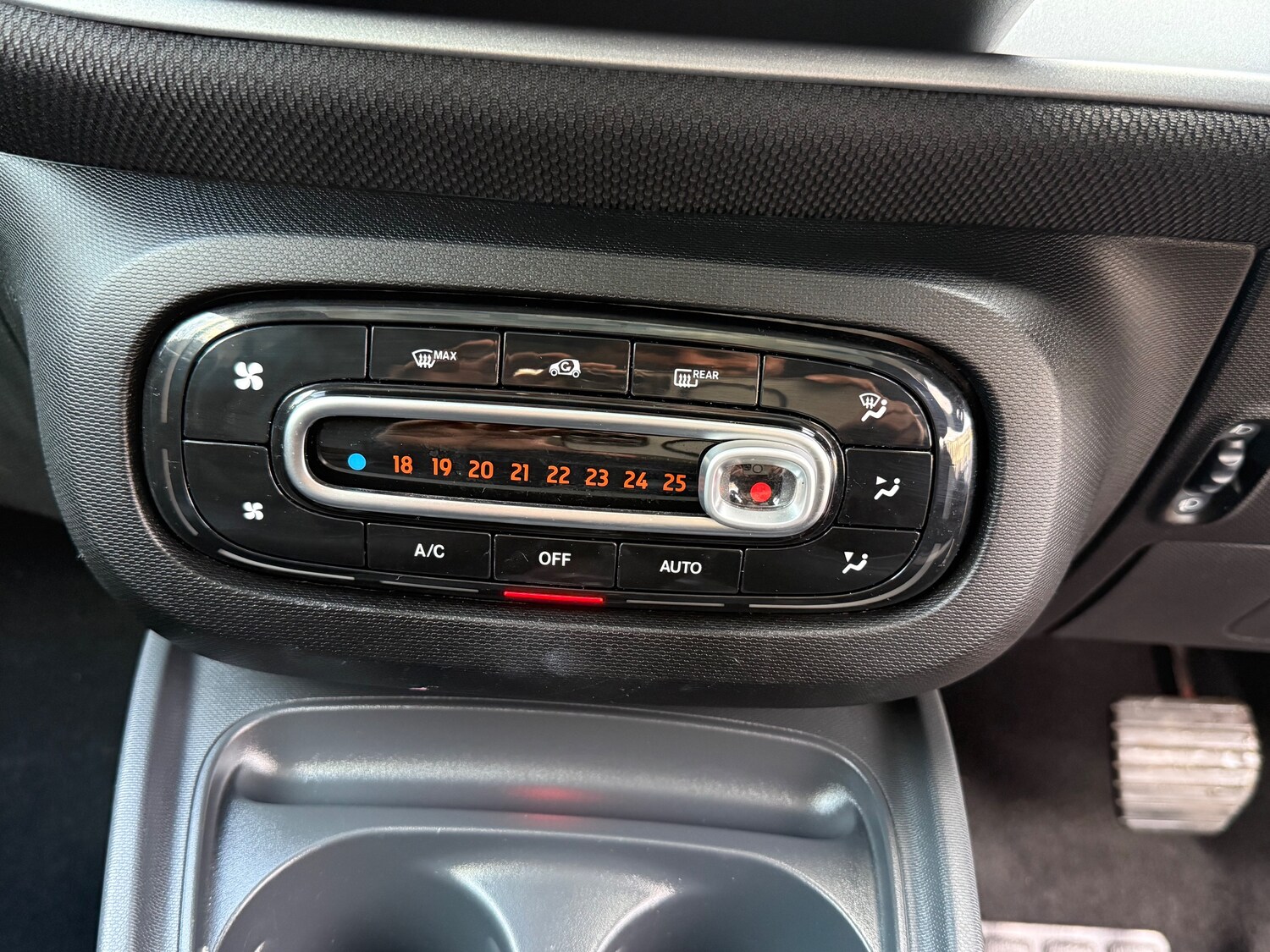 Used smart fortwo 2018 for sale - 77259055: Photo 42