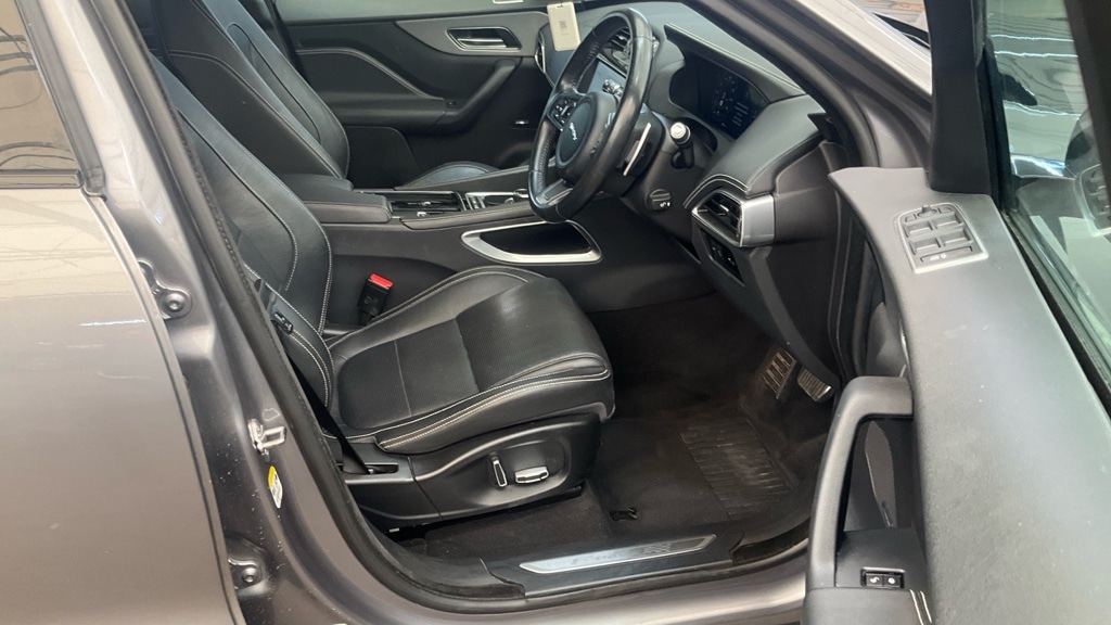Used Jaguar F-Pace 2019 for sale - 76750881: Photo 3