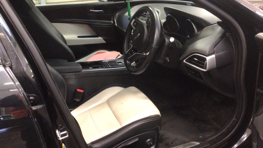 Used Jaguar XE 2016 for sale - 77312983: Photo 3