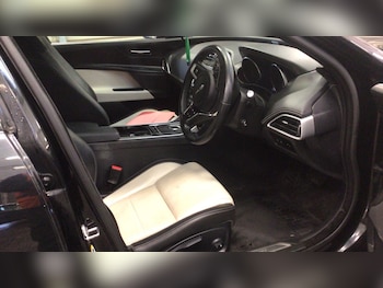 Used Jaguar XE 2016 for sale - 77312983: Photo