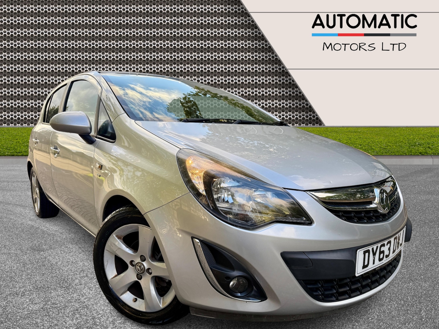 Used Vauxhall Corsa 2013 for sale - 76019461: Photo 1
