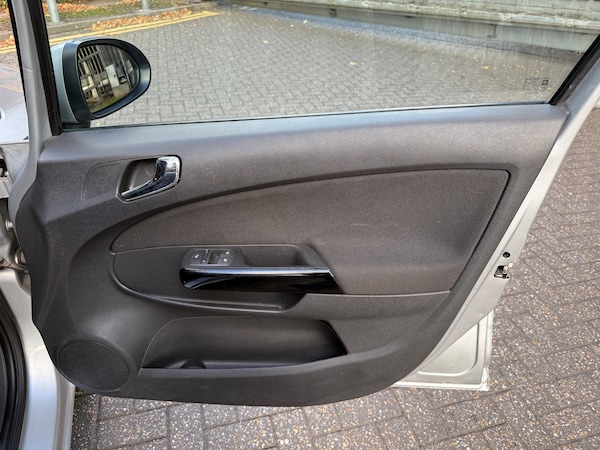 Used Vauxhall Corsa 2013 for sale - 76019461: Photo 32