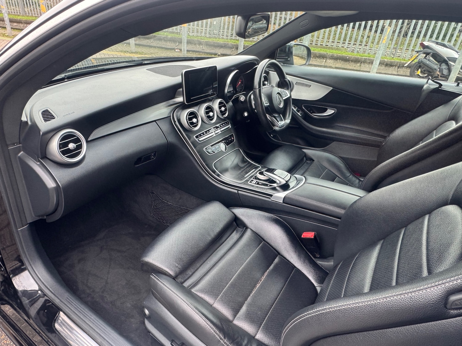 Used Mercedes-Benz C Class 2017 for sale - 76395586: Photo 32