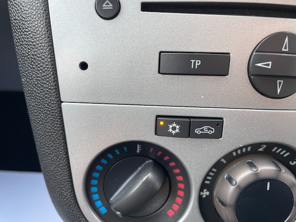 Used Vauxhall Corsa 2012 for sale - 75517473: Photo 13