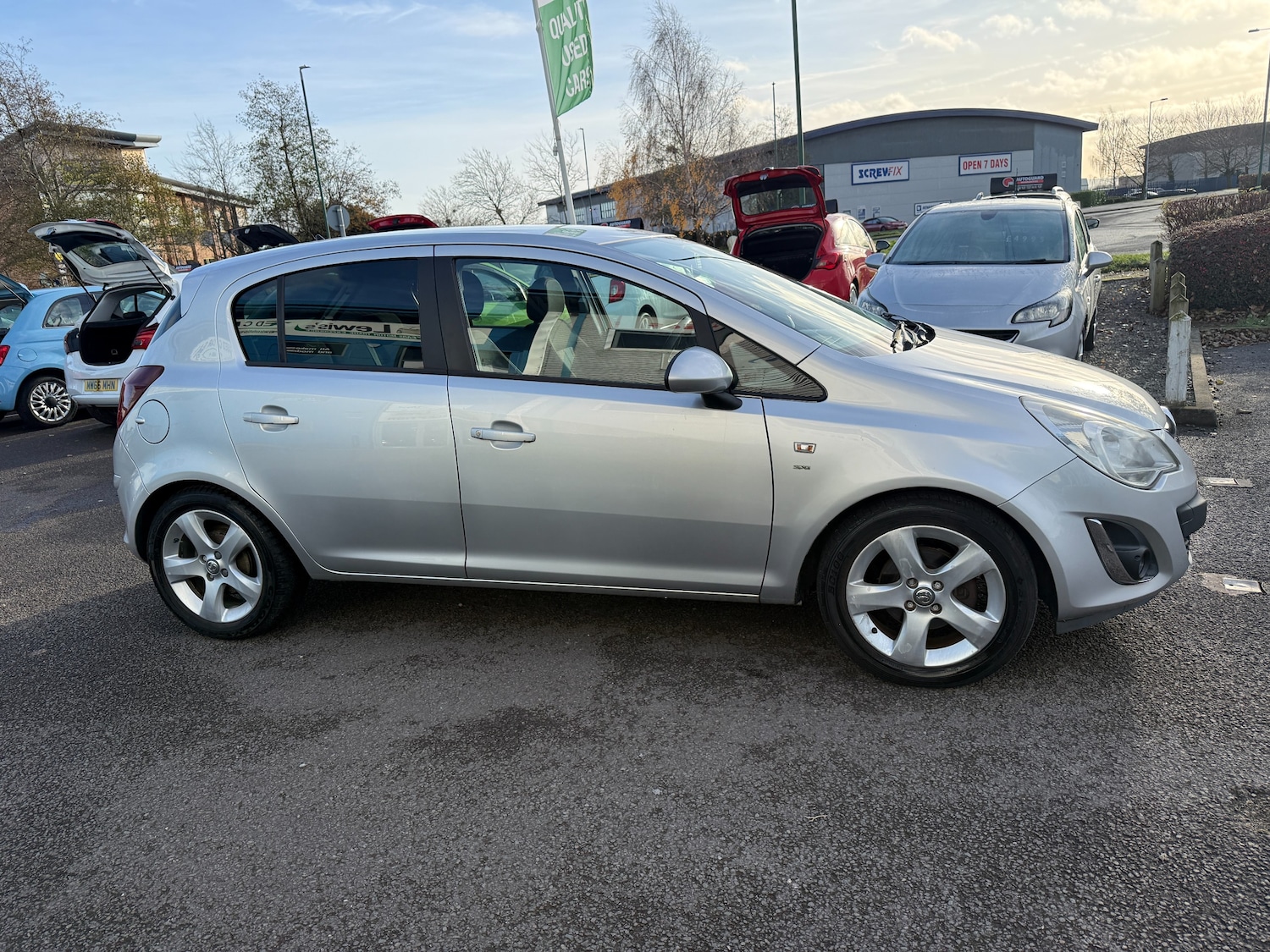 Used Vauxhall Corsa 2011 for sale - 76922687: Photo 4
