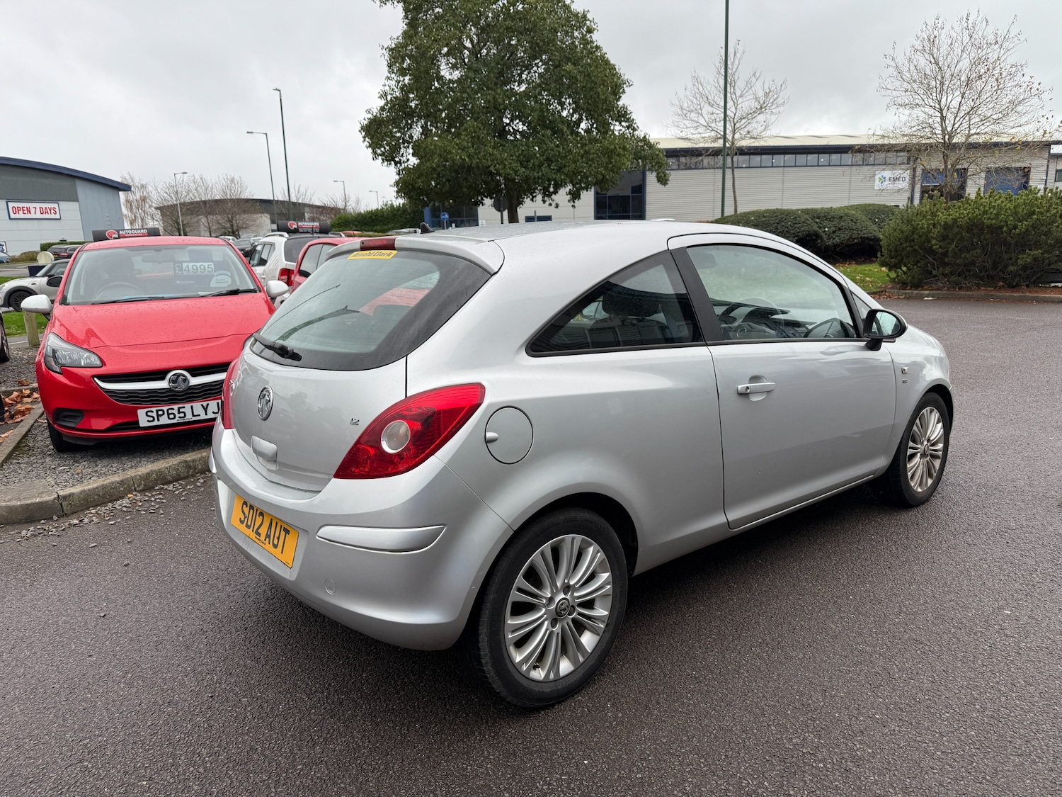 Used Vauxhall Corsa 2012 for sale - 76542233: Photo 3