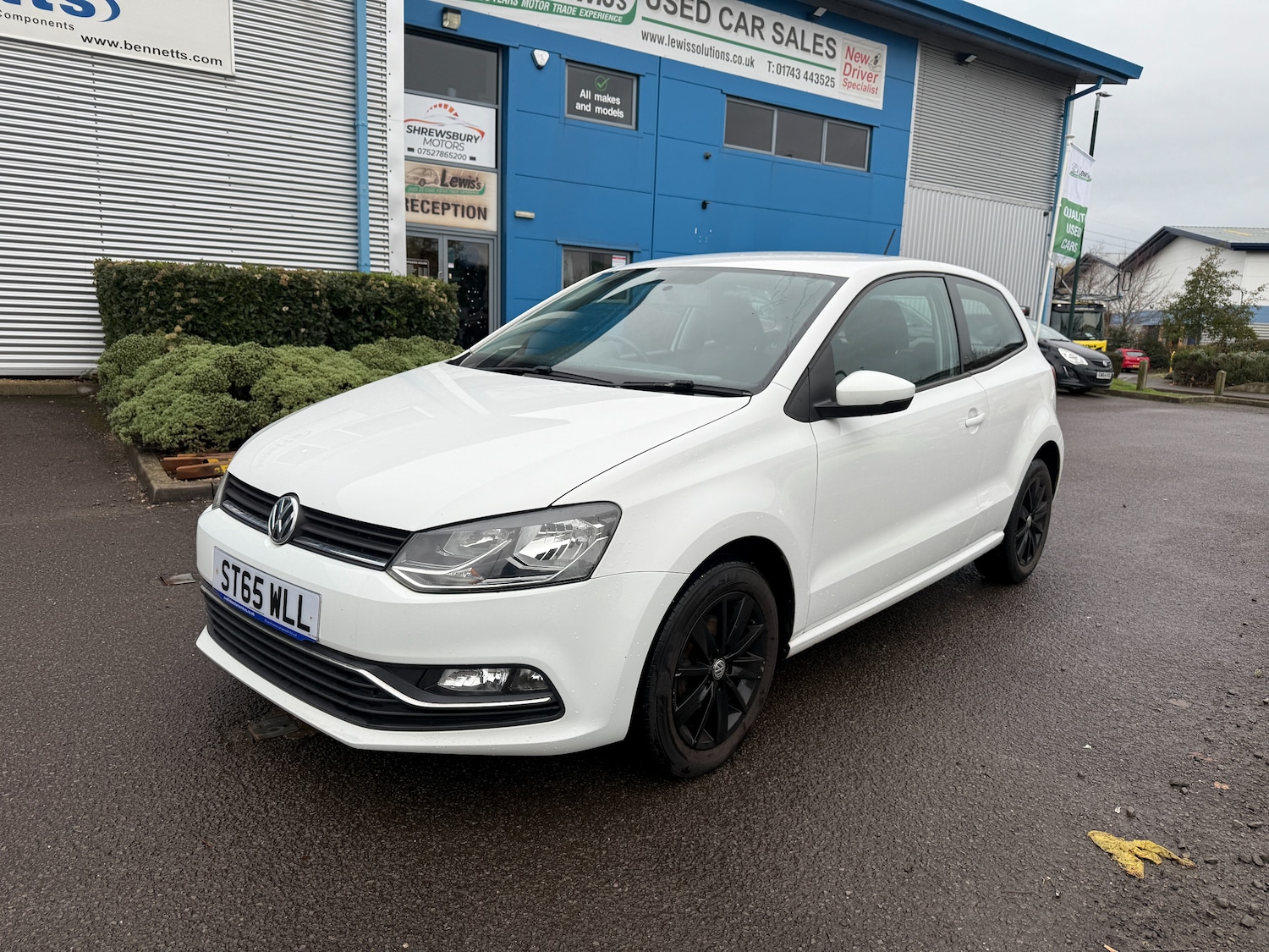 Used Volkswagen Polo 2015 for sale - 76819727: Photo 1