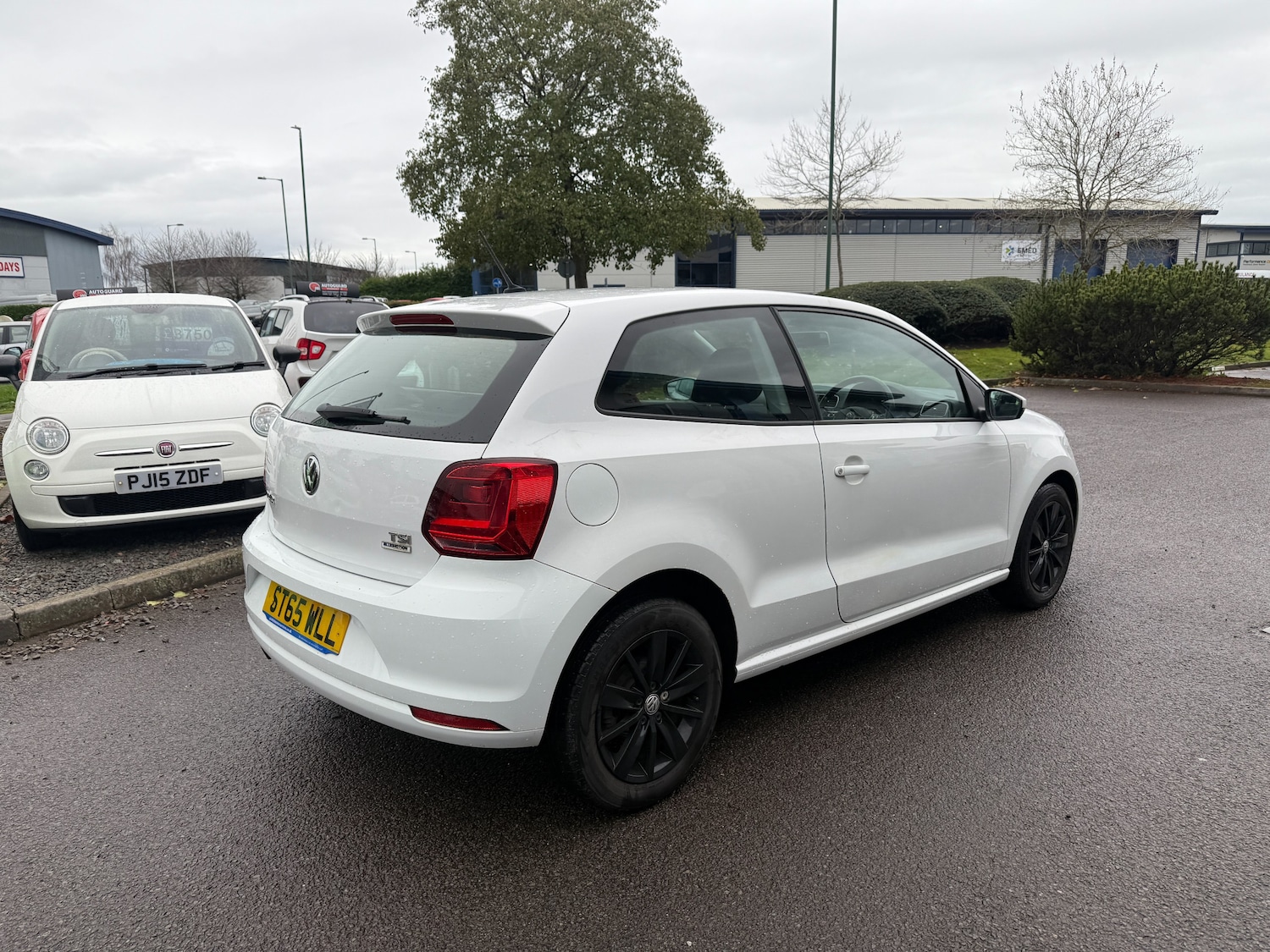 Used Volkswagen Polo 2015 for sale - 76819727: Photo 3