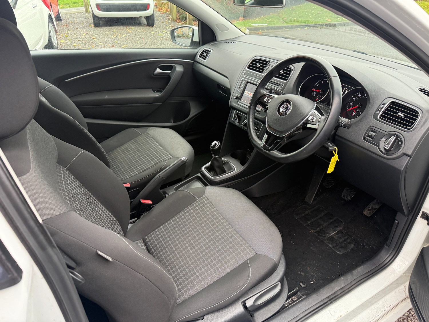 Used Volkswagen Polo 2015 for sale - 76819727: Photo 5