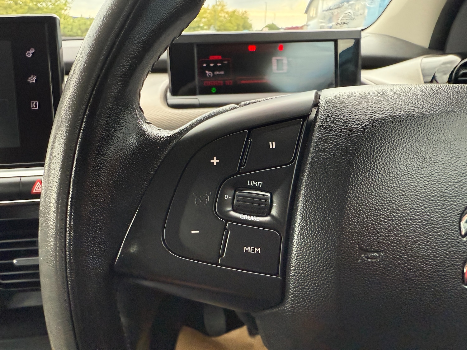 Used Citroen C4 Cactus 2015 for sale - 76093576: Photo 22
