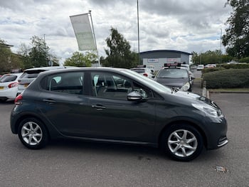Used Peugeot 208 2017 for sale - 79691796: Photo