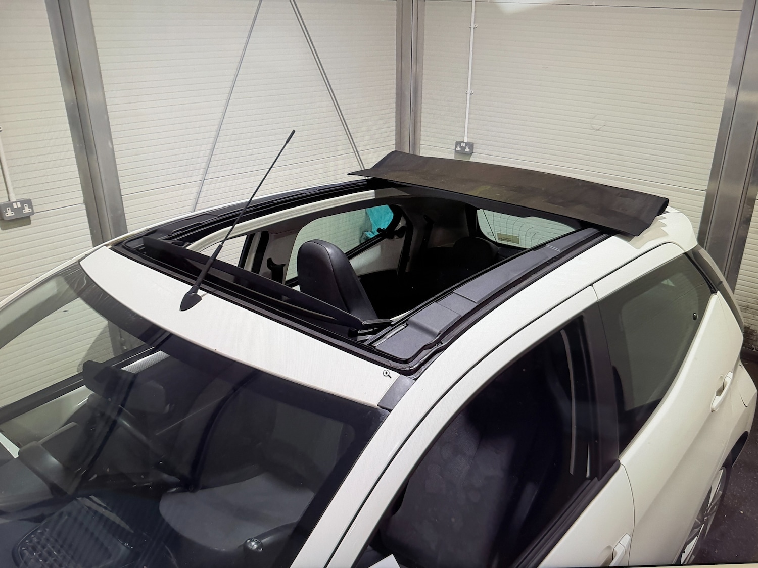 Used Toyota AYGO 2015 for sale - 77590440: Photo 2