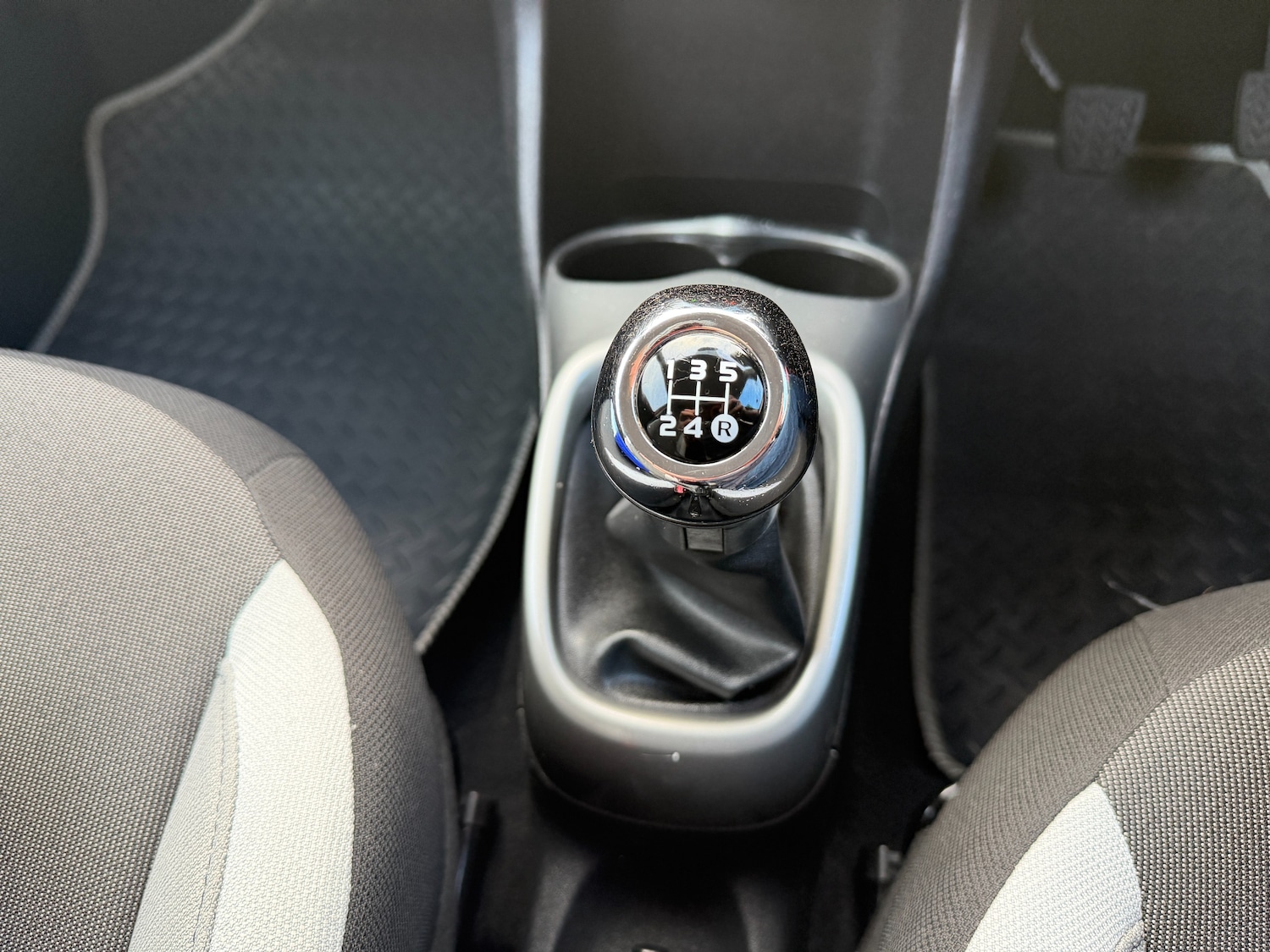 Used Toyota AYGO 2017 for sale - 77368807: Photo 18