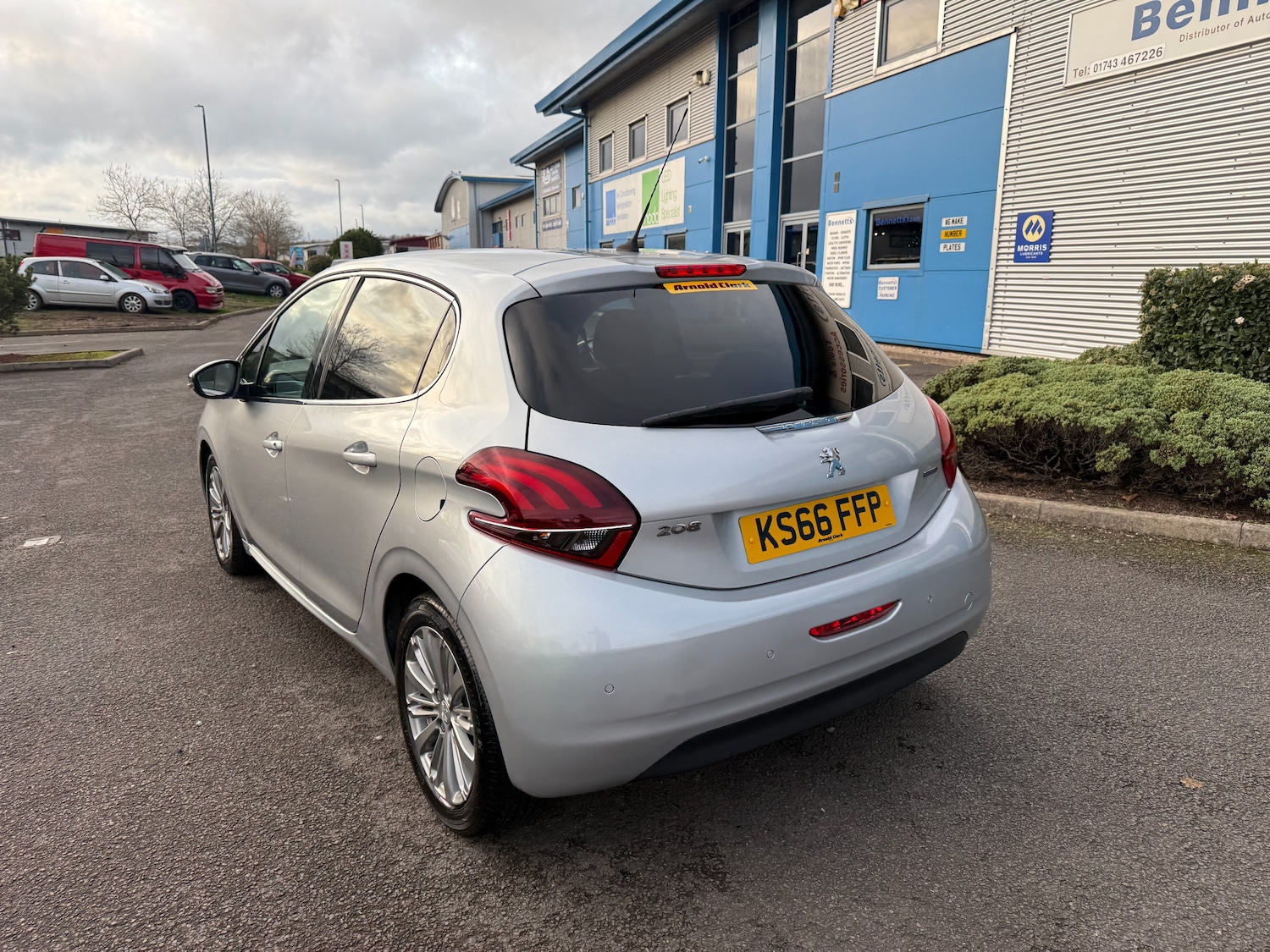 Used Peugeot 208 2016 for sale - 76896401: Photo 8